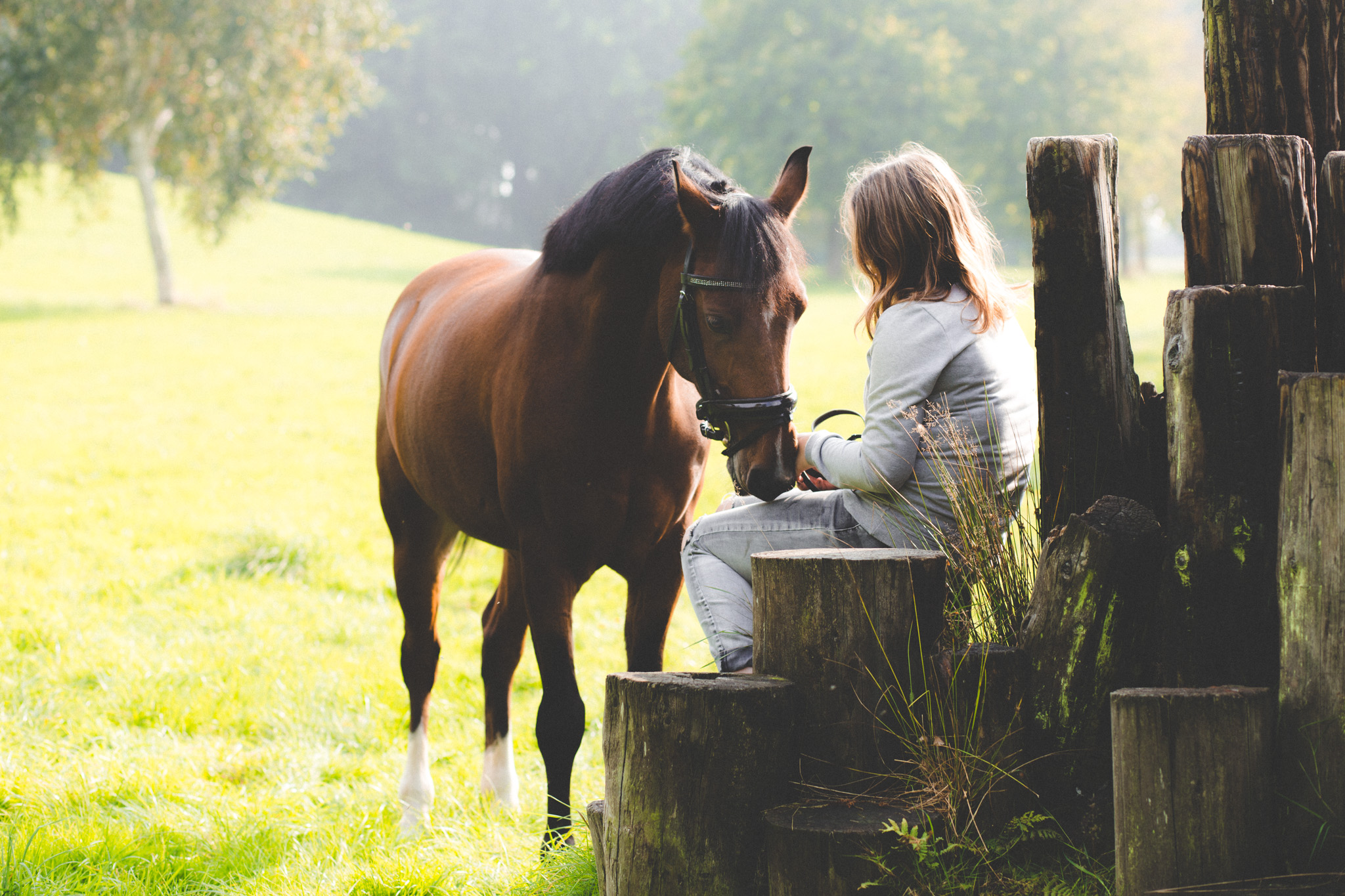 Fotograaf Veendam fotoshoot met paard buiten